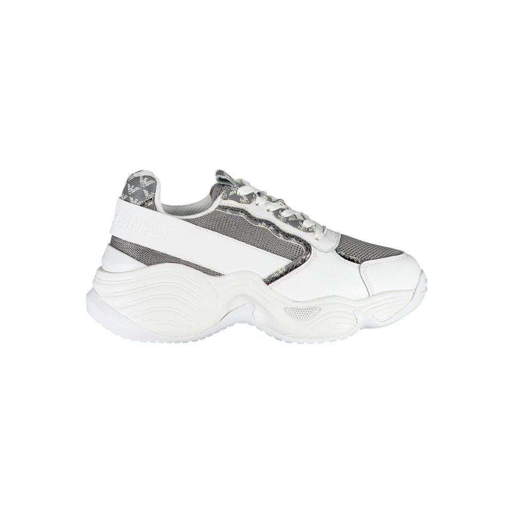 "Baskets blanches avec logo"